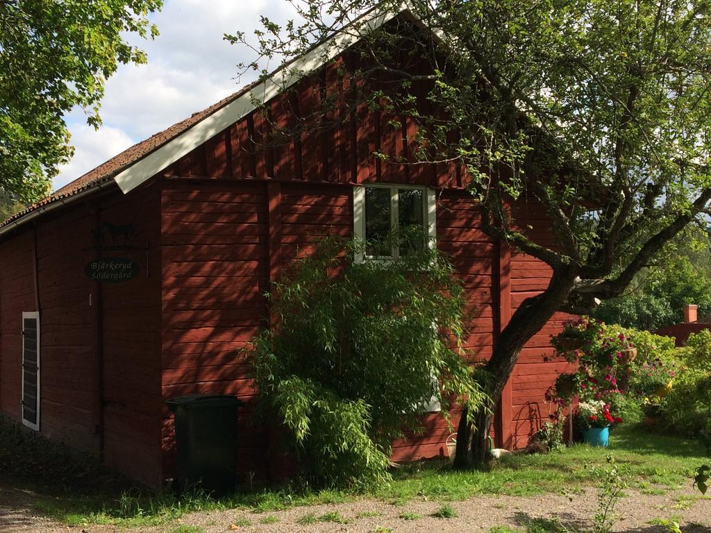Вилла Bjaerkeryd Soedergard Bed & Stable Kisa Экстерьер фото